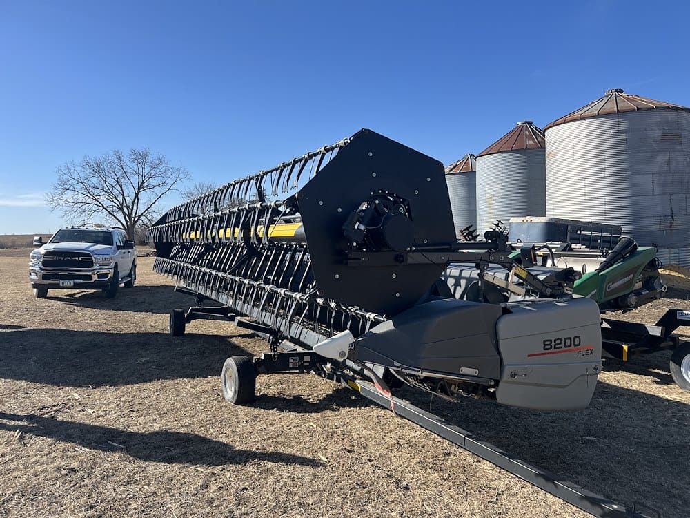 Main image Gleaner 8200