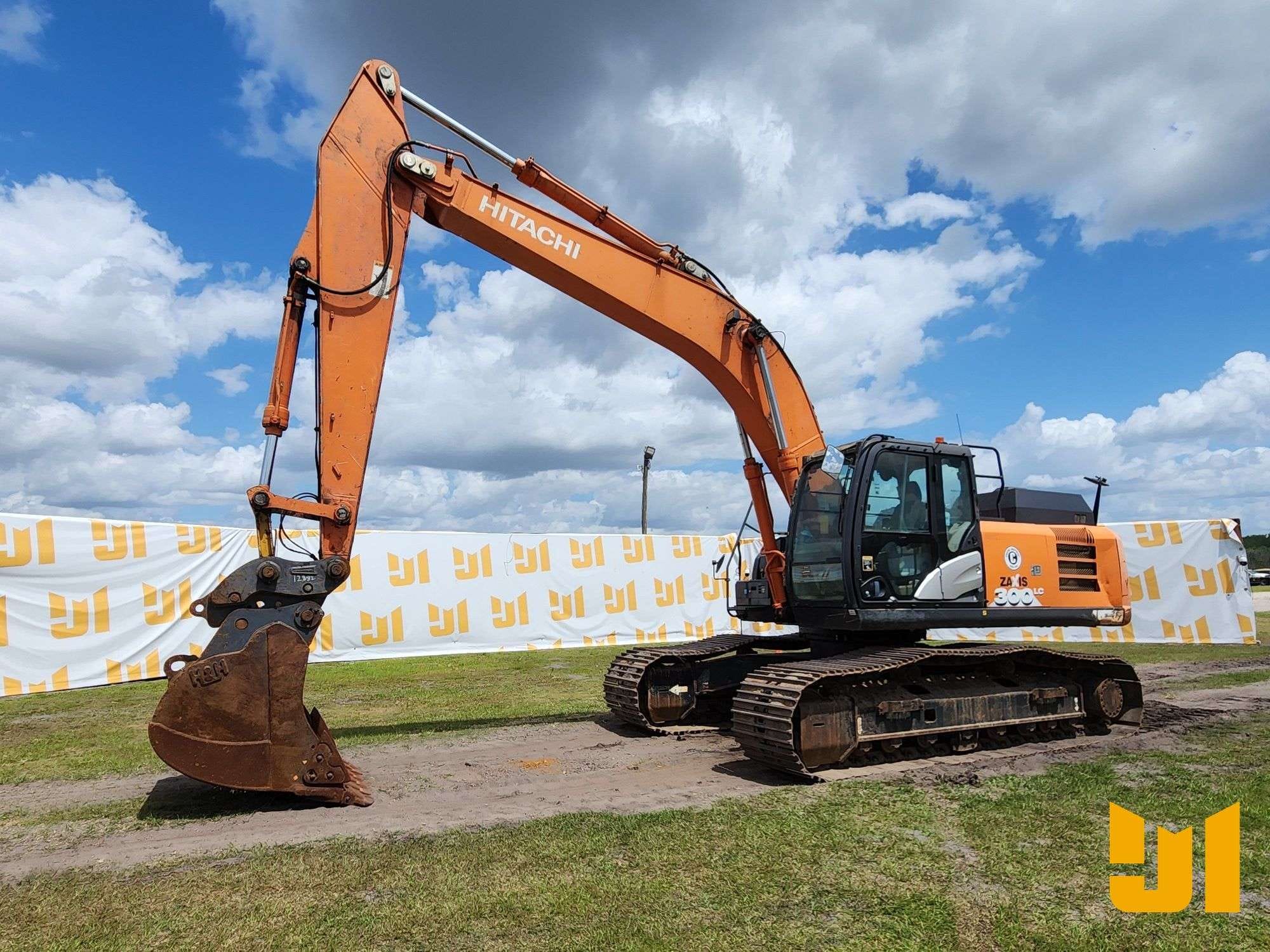 2018 Hitachi ZX300LC-6N Equipment Image0