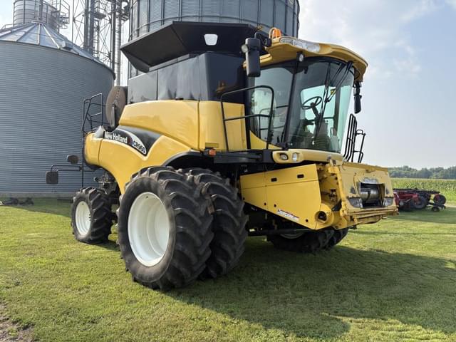 Image of New Holland CR960 equipment image 1