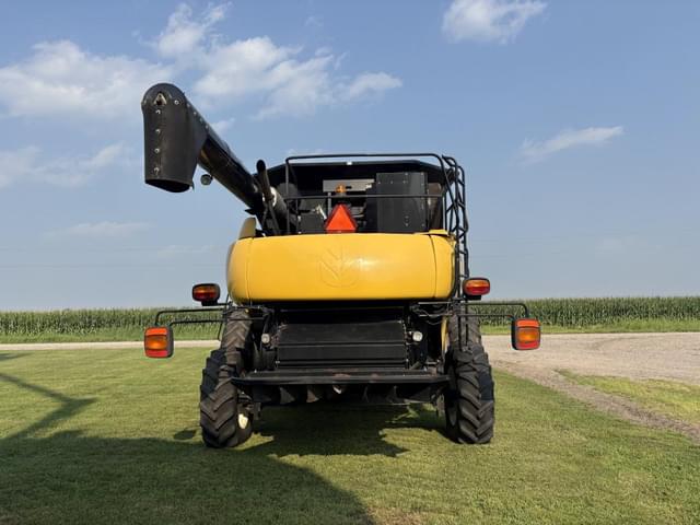 Image of New Holland CR960 equipment image 4