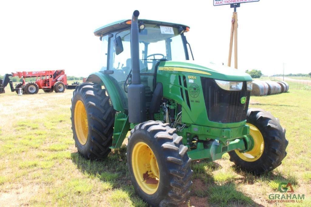 John Deere 6105E Equipment Image0
