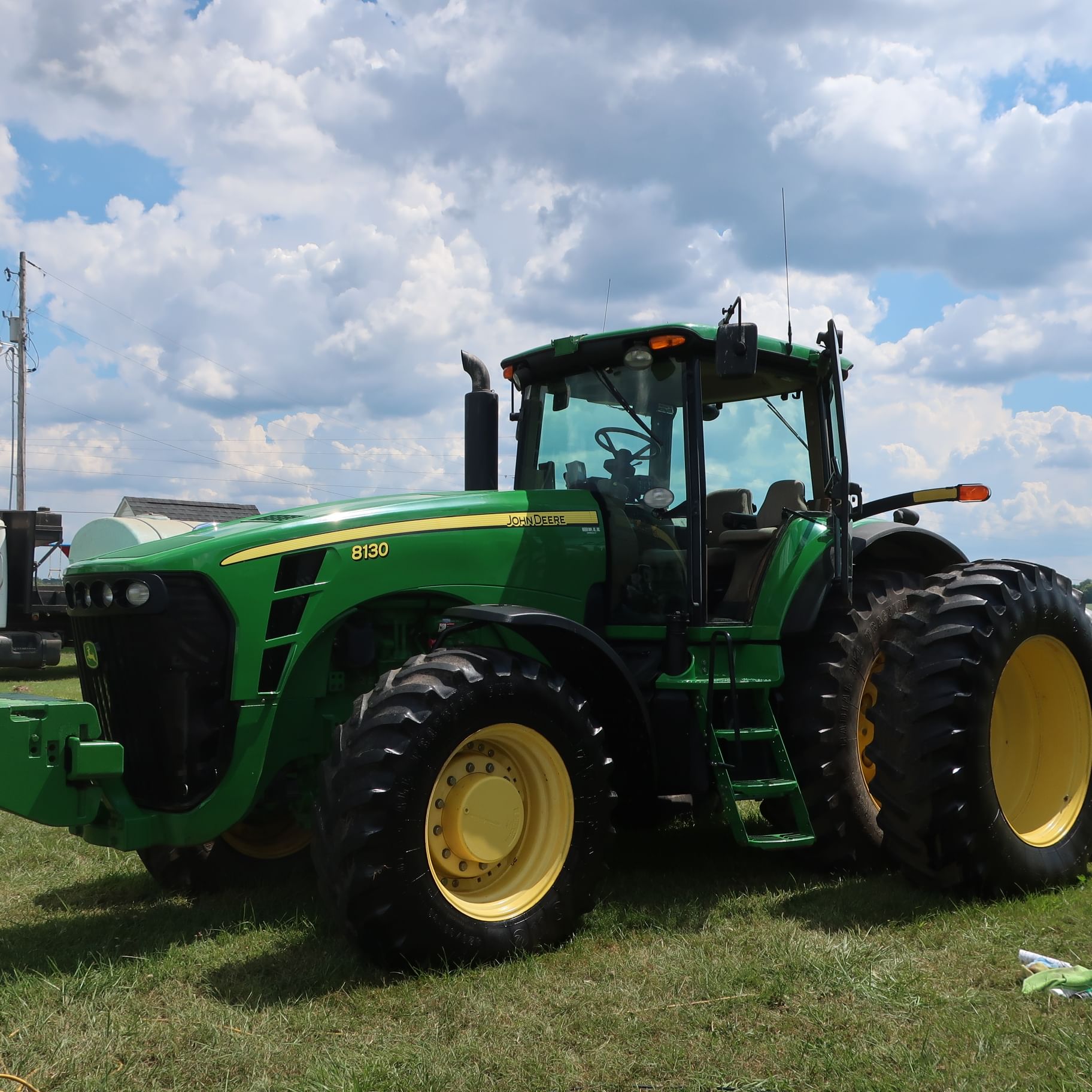 John Deere 8130 Equipment Image0
