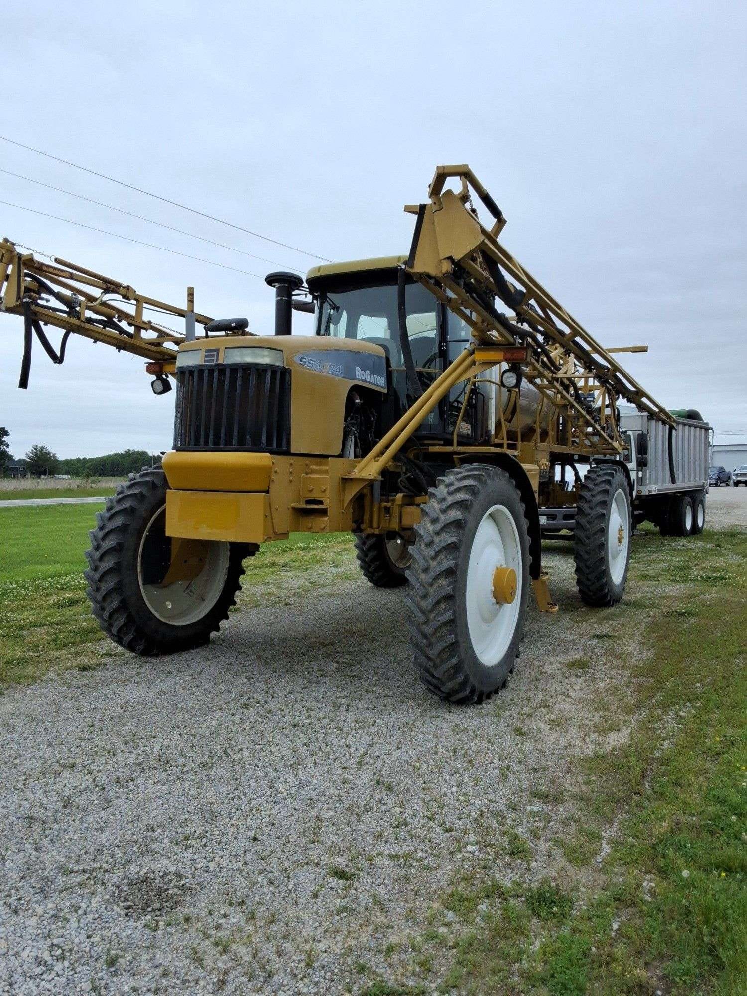 2007 RoGator SS1074 Equipment Image0