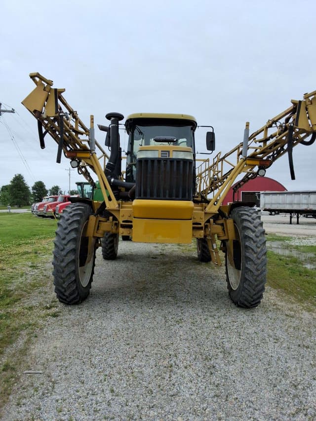 Image of RoGator SS1074 equipment image 2