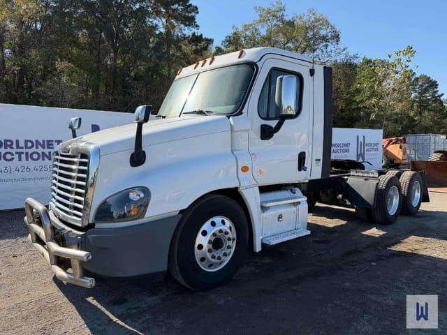 Image of Freightliner Cascadia 125 equipment image 1