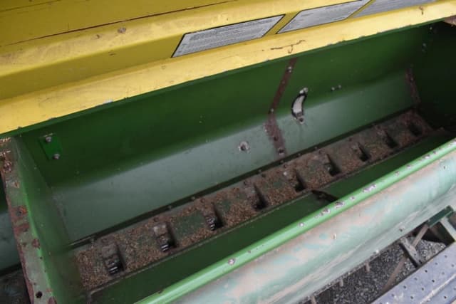 Image of John Deere 8250 equipment image 4