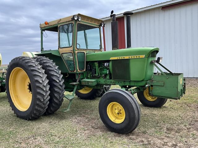 Image of John Deere 4320 equipment image 4