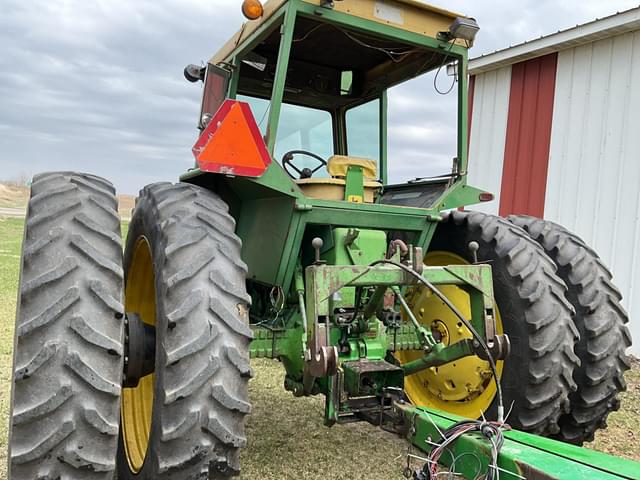 Image of John Deere 4320 equipment image 2