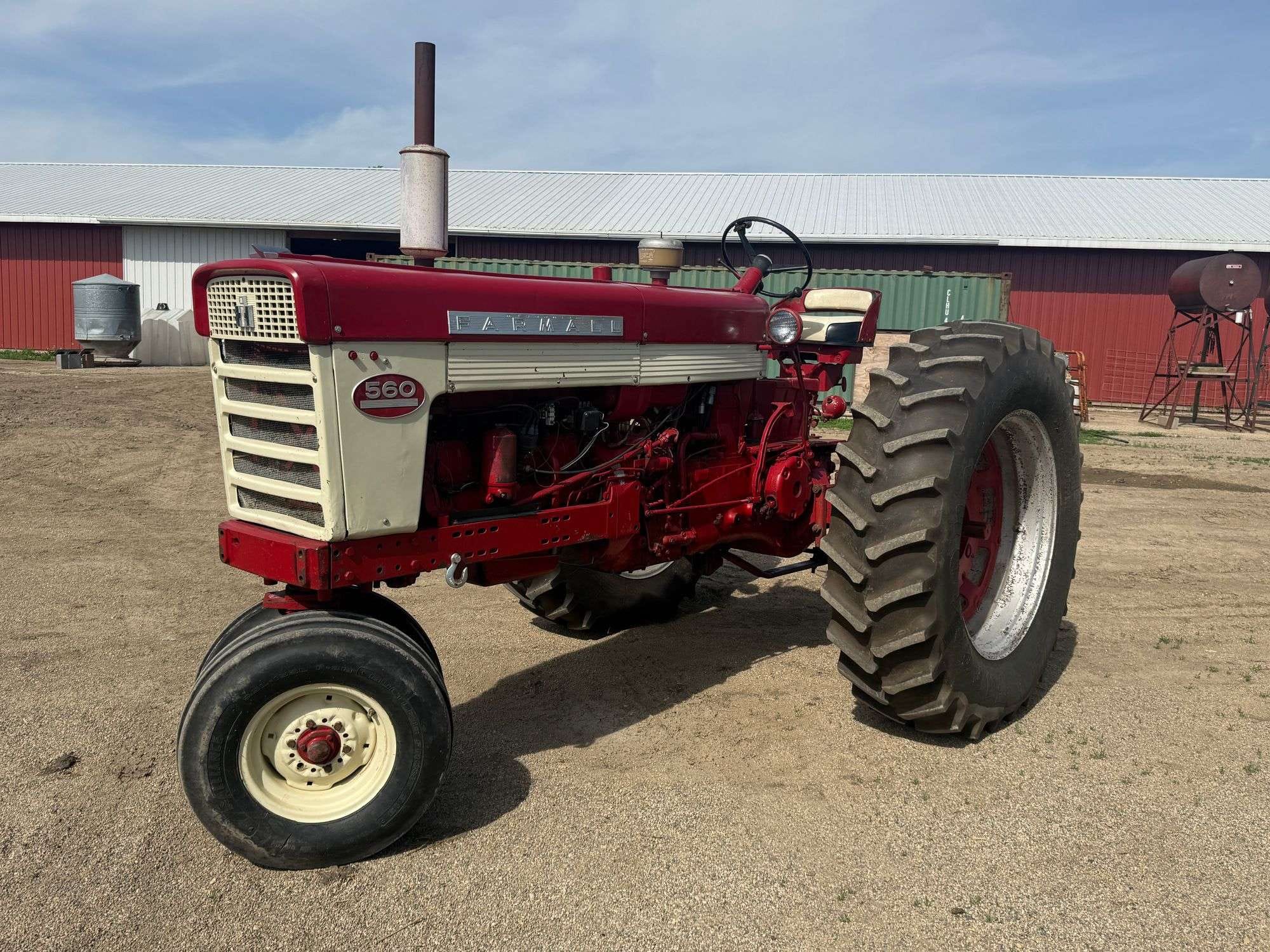 Farmall 560  Equipment Image0