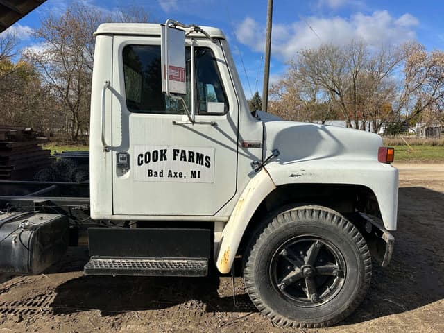 Image of International S1700 equipment image 3