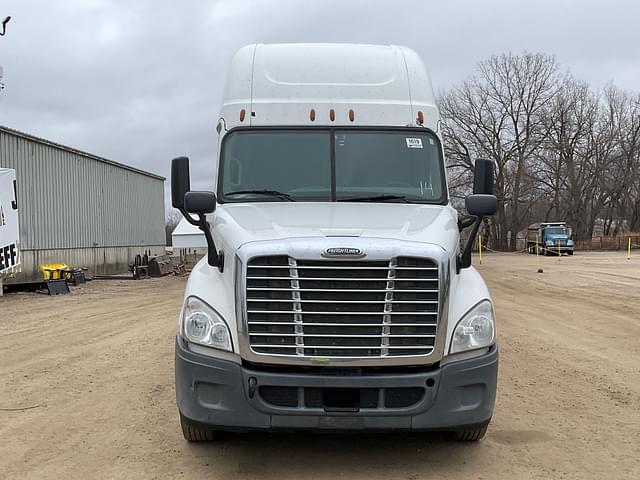 Image of Freightliner Cascadia equipment image 1