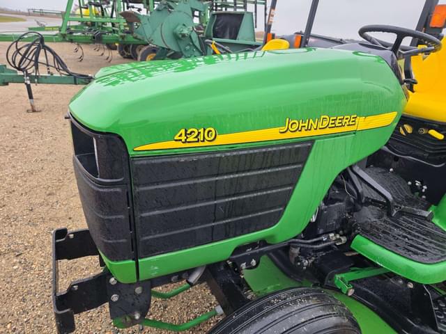 Image of John Deere 4210 equipment image 2