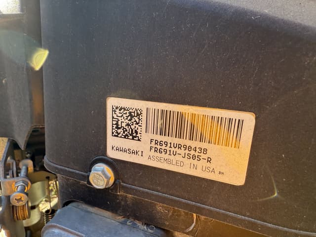 Image of Cub Cadet Ultima ZT1 equipment image 2