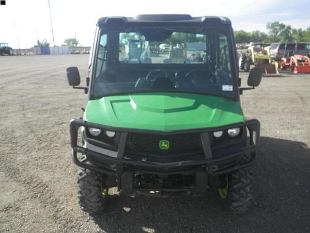 Image of John Deere XUV 835M equipment image 1