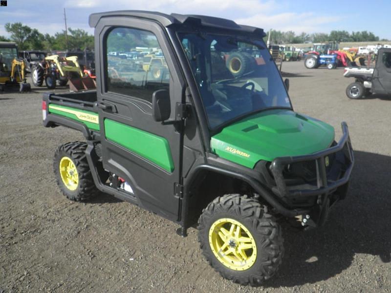Image of John Deere XUV 835M Primary image