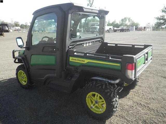 Image of John Deere XUV 835M equipment image 4