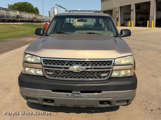 Image of Chevrolet 2500HD equipment image 1