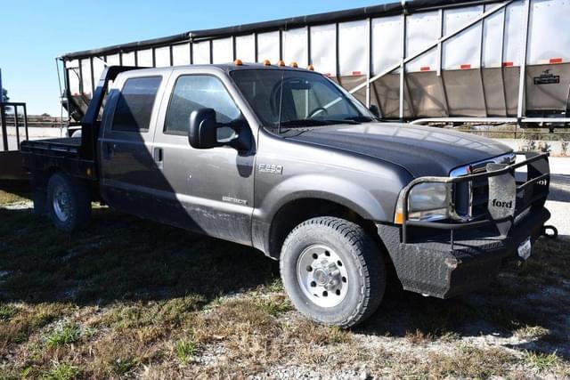 Image of Ford F-250 equipment image 3