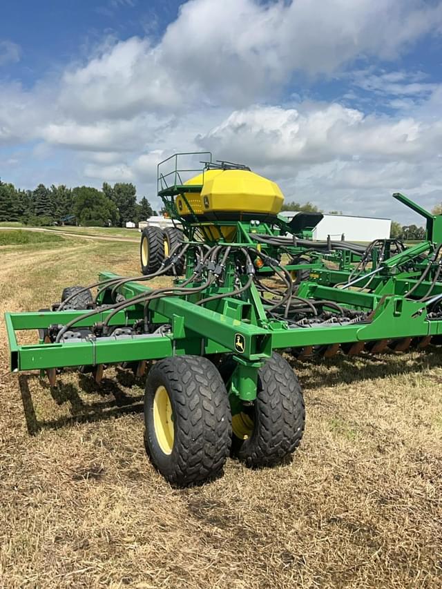 Image of John Deere 1890 equipment image 2
