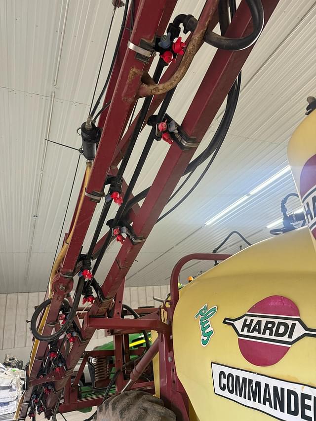 Image of Hardi Commander Plus 750 equipment image 3