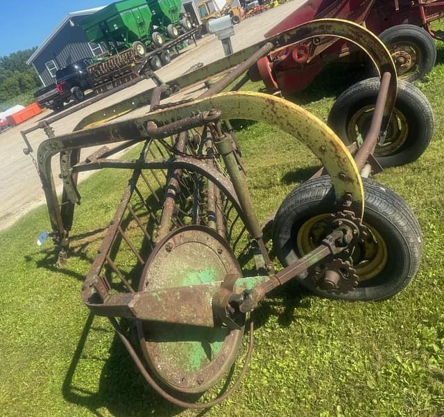 Image of John Deere 894 equipment image 1