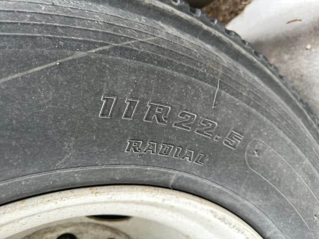 Image of International LF687 equipment image 4