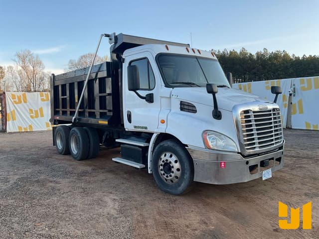 Image of Freightliner Cascadia equipment image 2