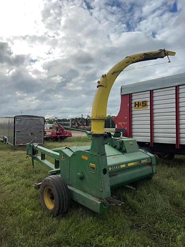 Image of John Deere 3950 equipment image 3