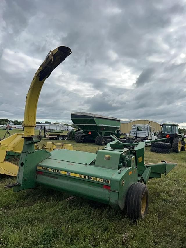 Image of John Deere 3950 equipment image 4