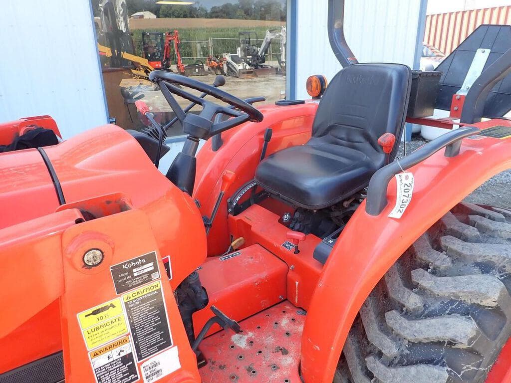 Tractor Zoom Kubota L3200