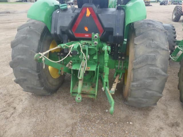 Image of John Deere 5045E equipment image 3