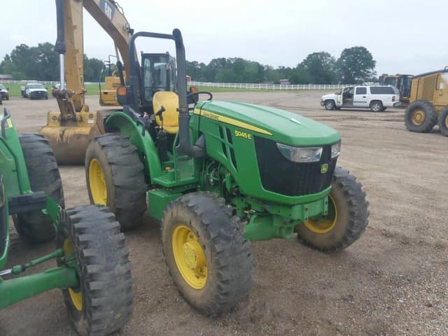 Image of John Deere 5045E equipment image 1