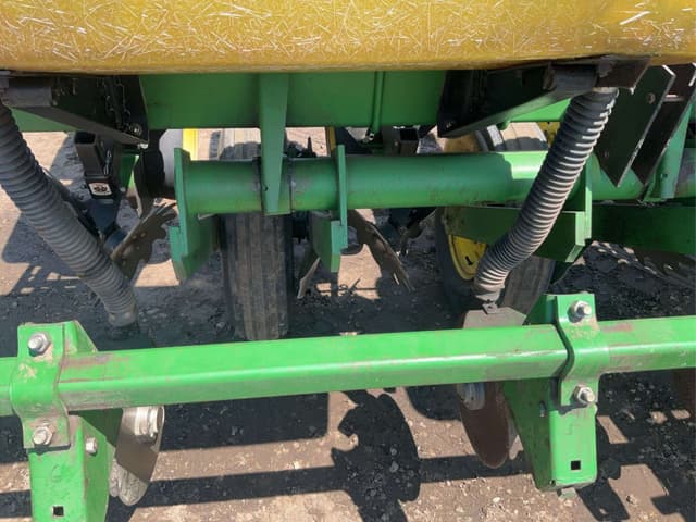 Image of John Deere 7000 equipment image 4