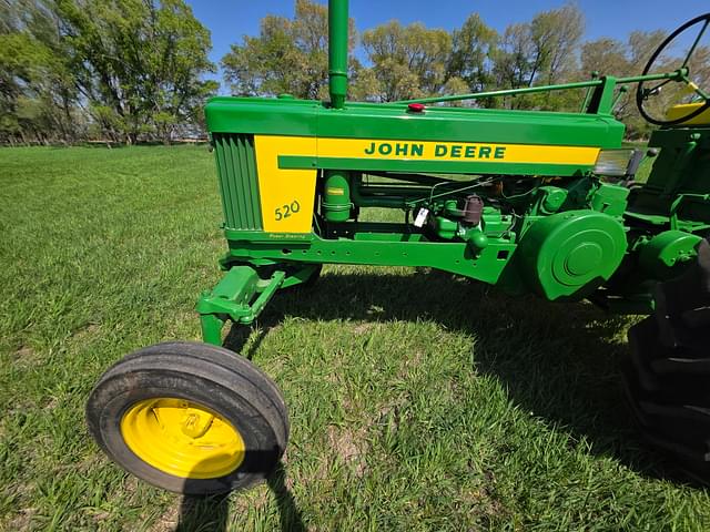 Image of John Deere 520 equipment image 1