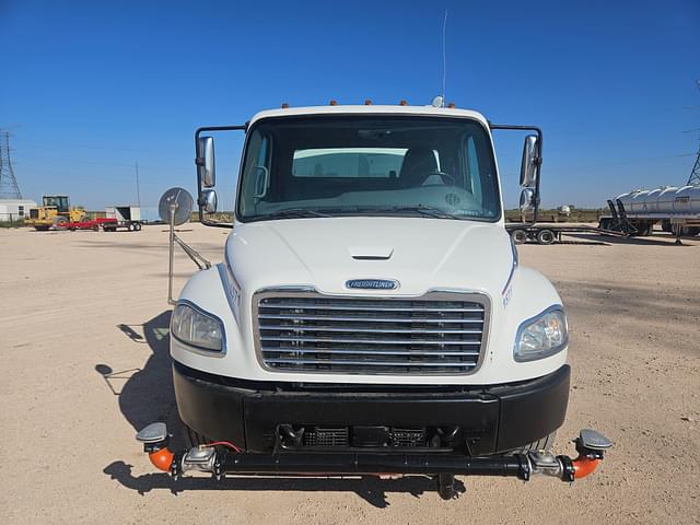 Image of Freightliner M2 equipment image 1