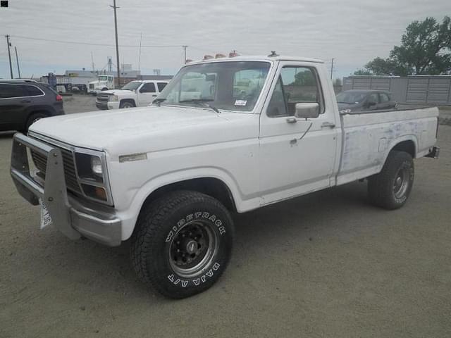 Image of Ford F-350 equipment image 3