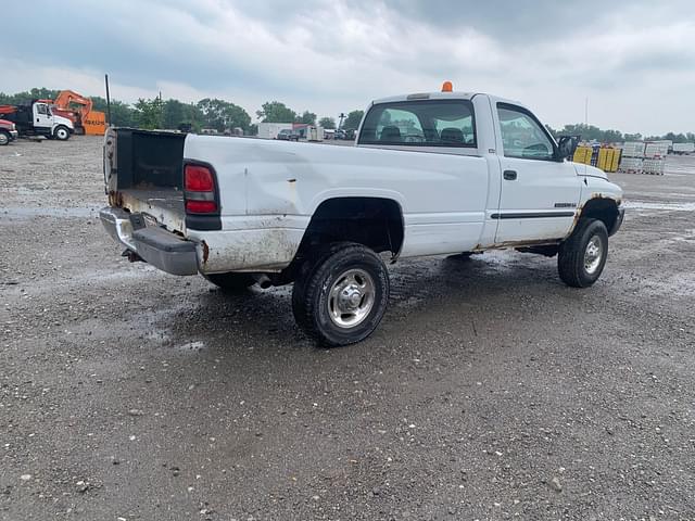 Image of Dodge Ram 2500 equipment image 4