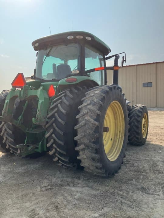 Image of John Deere 8310R equipment image 2