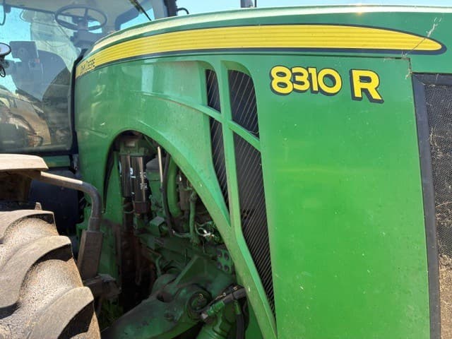 Image of John Deere 8310R equipment image 4