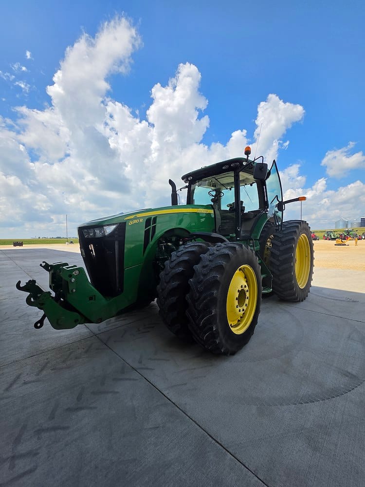 2013 John Deere 8310R Equipment Image0