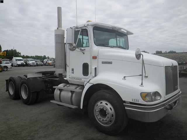 Image of International 9400 equipment image 2