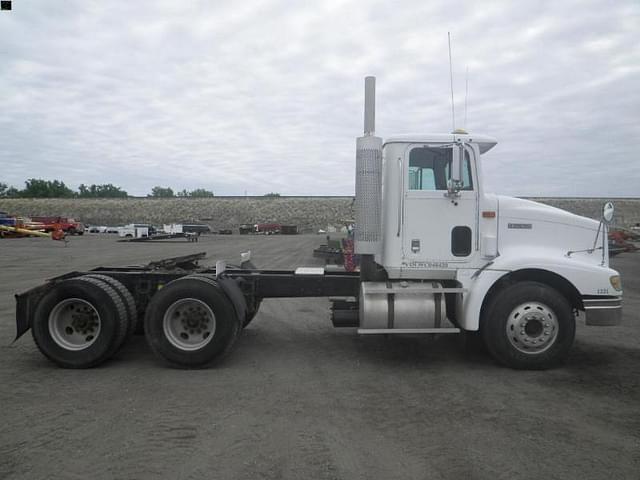 Image of International 9400 equipment image 3