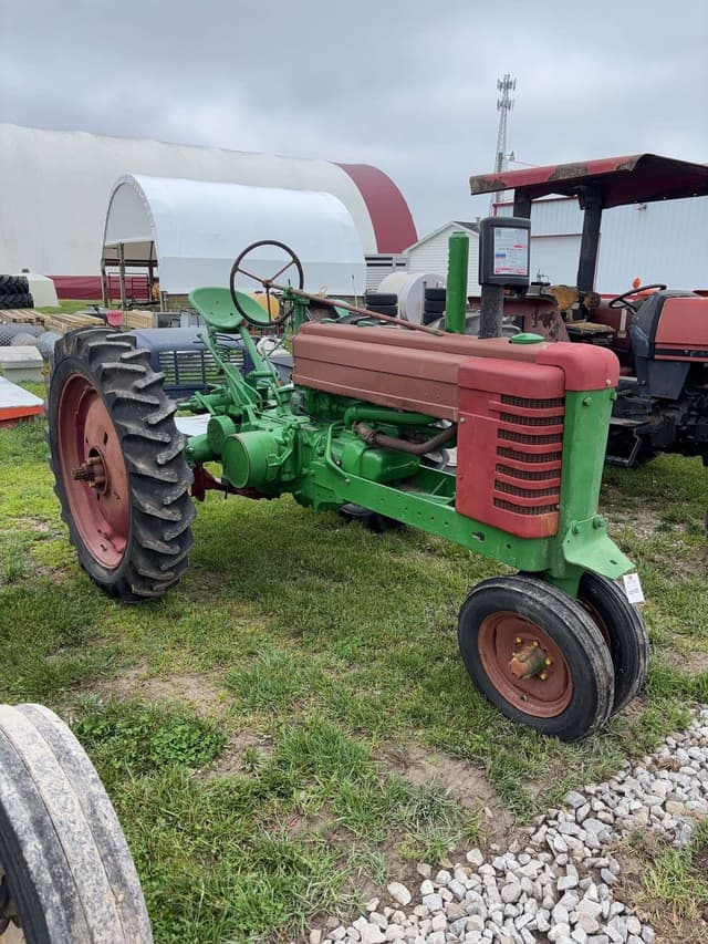 Image of John Deere B equipment image 2