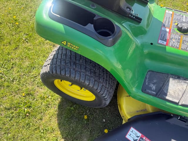 Image of John Deere X304 equipment image 3