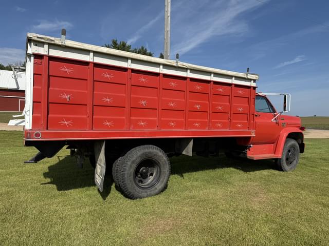 Image of Chevrolet C60 equipment image 2