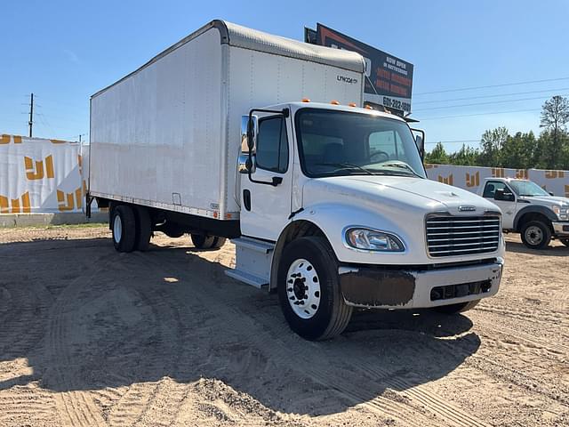 Image of Freightliner M2 equipment image 2