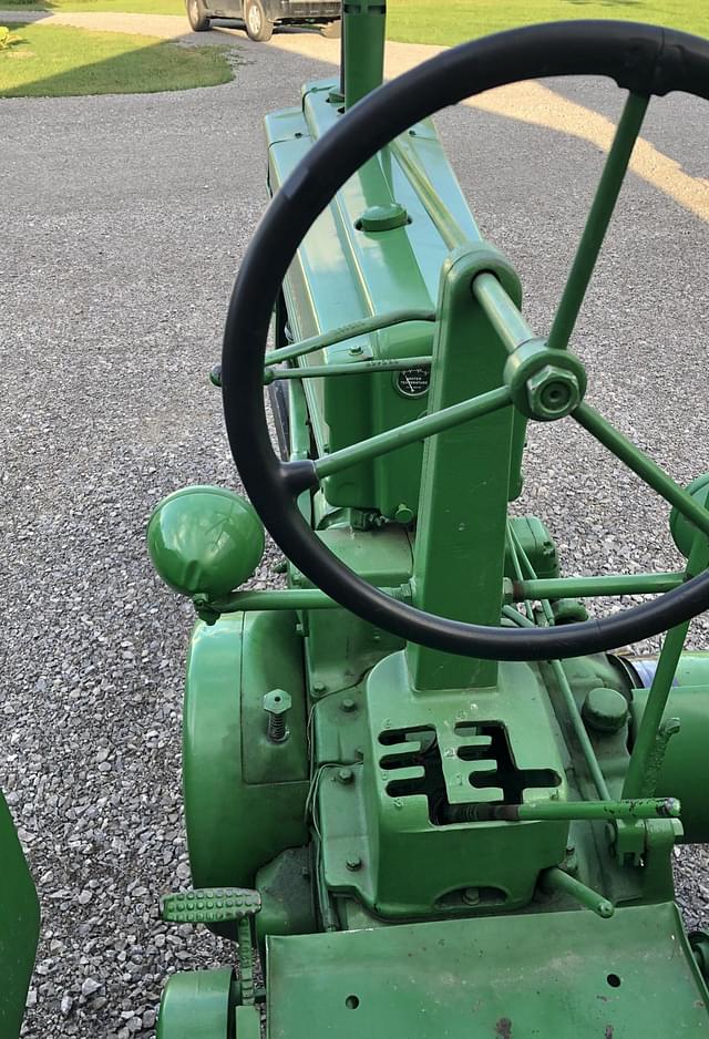 Image of John Deere B equipment image 4