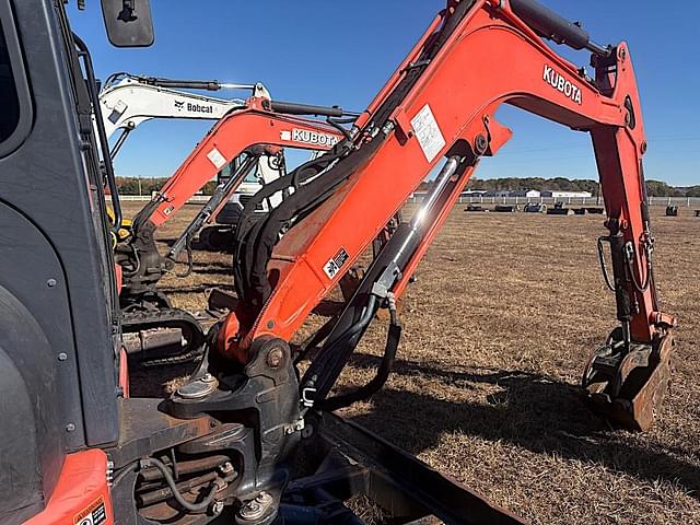 Image of Kubota KX033-4 equipment image 3