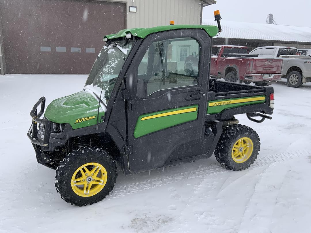 Image of John Deere XUV 835R Primary image