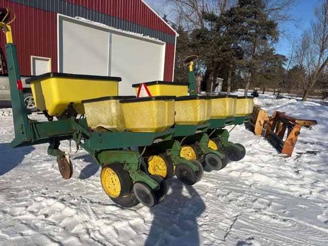 Image of John Deere 7000 equipment image 3